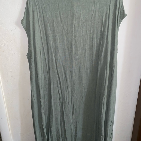 HYFVE V Neck Oversized Linen Midi Dress in Gray Green Very relaxed and comfy! - Picture 4 of 5